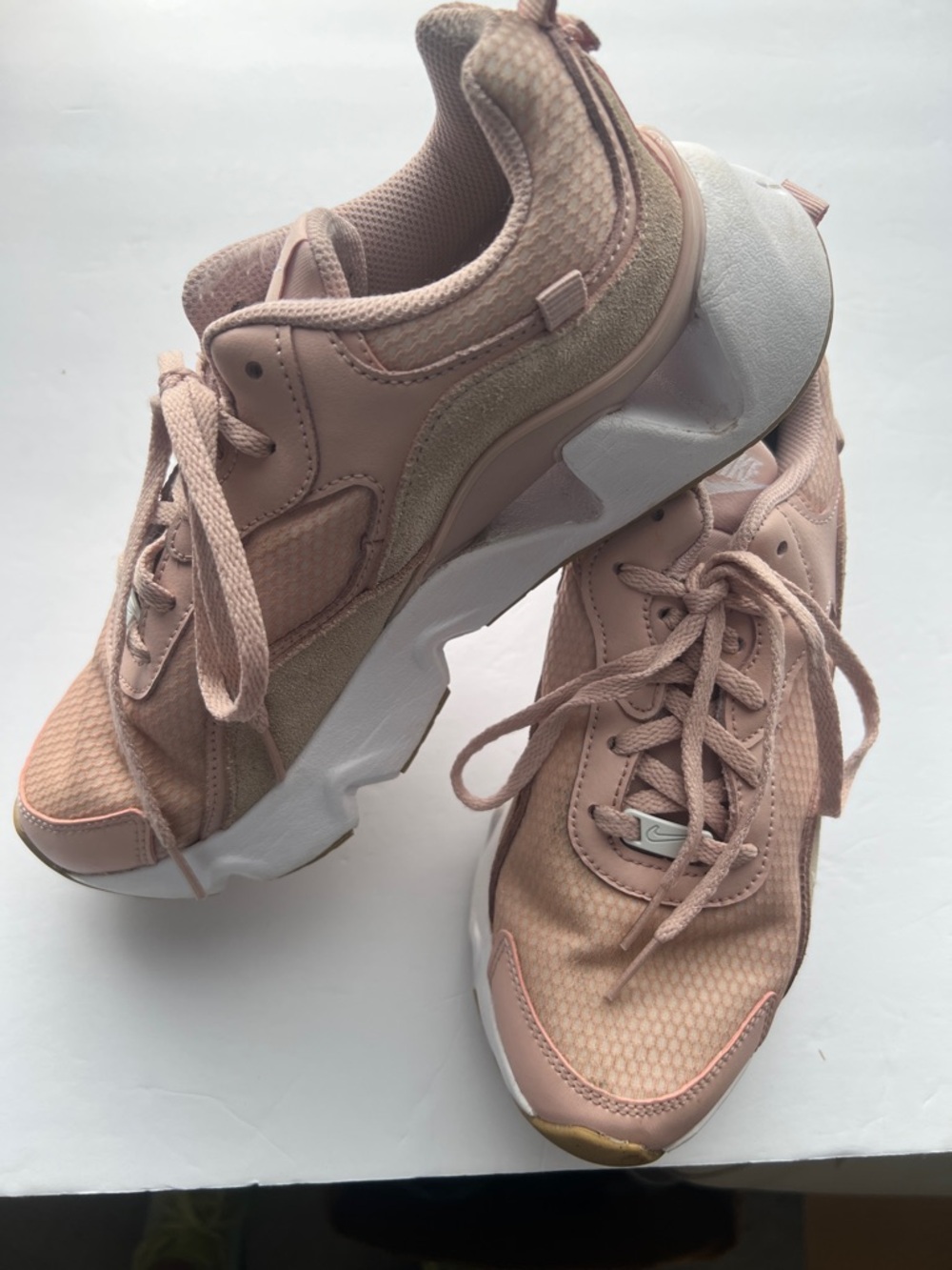 Nike RYZ 365  II Women's Pink Oxford  and Summit  White Sole Sneakers Size 8‎